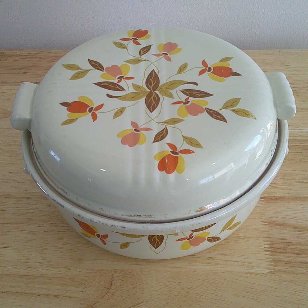 Halls Casserole Dish Kitchenware With Lid Vintage USA